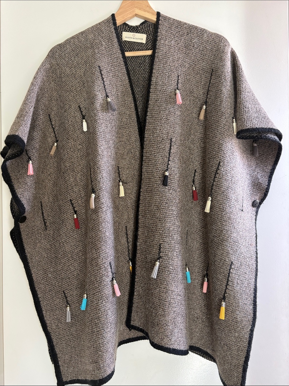 Kloth & Clover Boho Knit Poncho Multicolor Tassel Open Front Cape Taupe Black